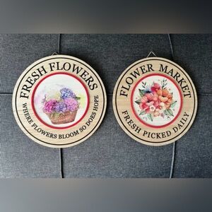 2 Flower Wall Decor Set with Fresh Flowers Design